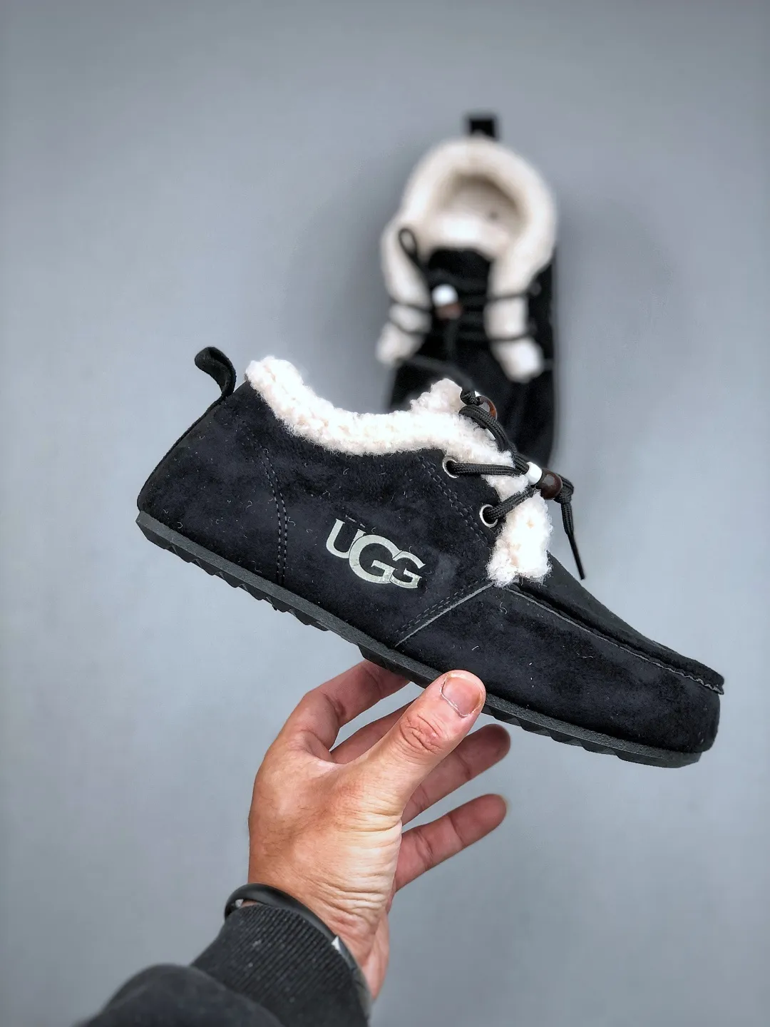 💰260 supports store Z UGG2025ss official website latest hanni thick sole, I love it so much, and it is very light and easy to wear. When paired with socks, it has a super sweet girly feel. Dopamine color, full of vitality, really super girl ~ fall in love at a glance, original upper material, original outsole, soft and comfortable on the feet, versatile, long legs in seconds, a must-have summer item Code number: 35-40